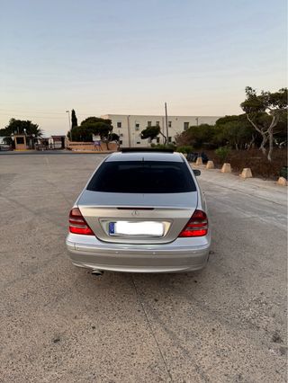 Mercedes-Benz Clase C 2006