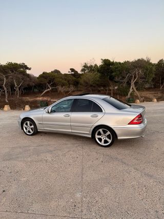 Mercedes-Benz Clase C 2006