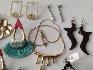 Lote de bisutería actual y vintage