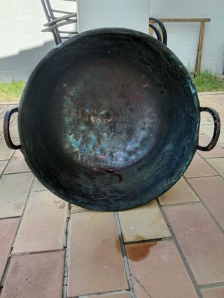 Caldero antiguo de bronce de 57cm de diámetro