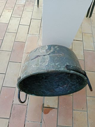 Caldero antiguo de bronce de 57cm de diámetro