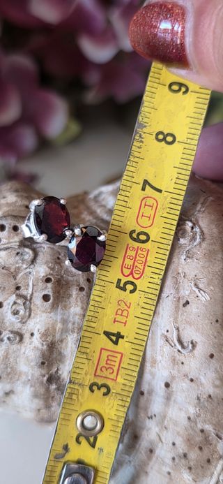 Pendientes granates montados en plata