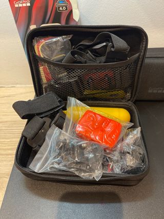 GoPro Hero 10 + estuche accesorios