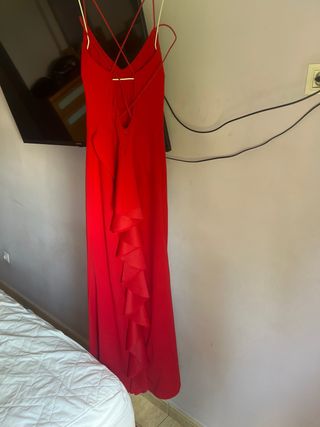 Vestido rojo elegante fiesta y incluido pendientes
