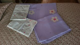 Colcha y cortina infantil hechas a mano   