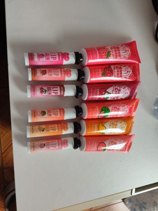 Bálsamos labiales y cremas de manos con aaromas