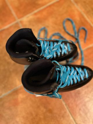 Patines tipo profesional negros talla 38-39