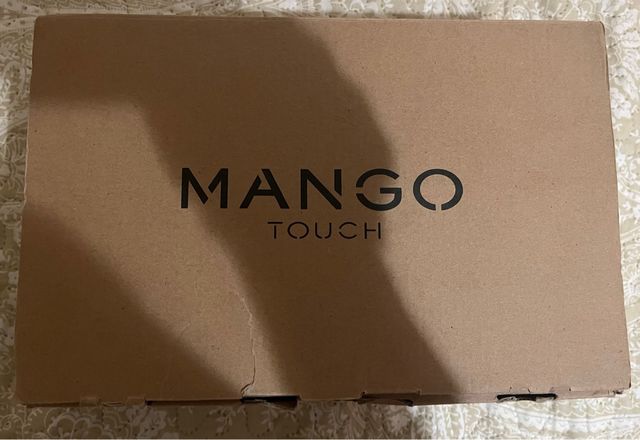 Tacones MANGO color beige y dorado, talla 36