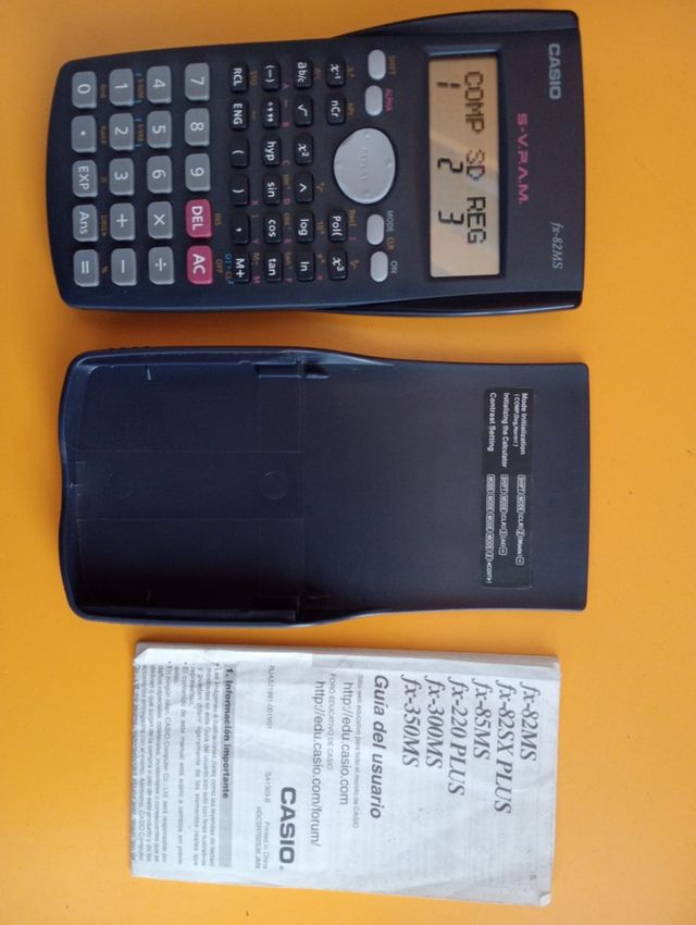 Calculadora científica Casio fx-82MS