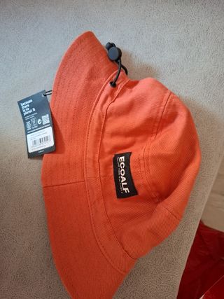 Gorro Ecoalf color coral