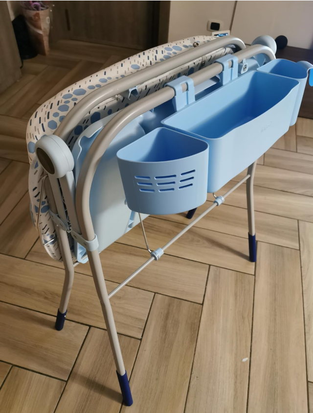 Vaschetta da bagno e fasciatoio