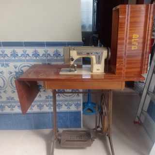 Máquina coser Alfa 475 - Antigua