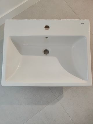 Lavabo Roca a estrenar de una nueva construcción