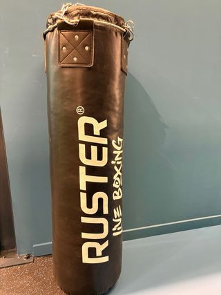 Saco boxeo Ruster: ¡Entrena duro!
Manoplas boxeo