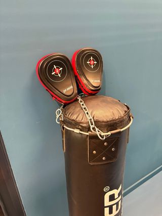 Saco boxeo Ruster: ¡Entrena duro!
Manoplas boxeo