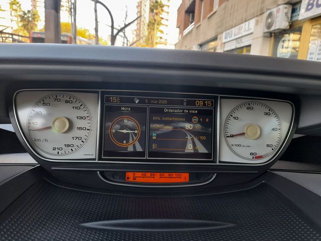 Peugeot 807 ST 2.2 HDI