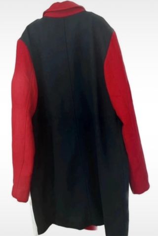 Chaqueta larga - roja, negra y blanco