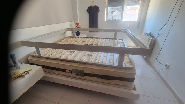 Estructura cama gris claro madera pino