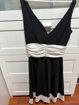 Vestido negro y blanco