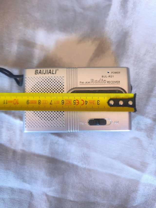 Radio Portátil BAIJIALI BJL-R21 y linterna led