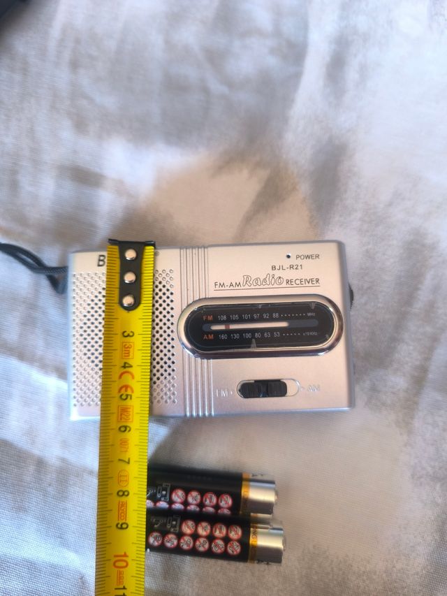 Radio Portátil BAIJIALI BJL-R21 y linterna led