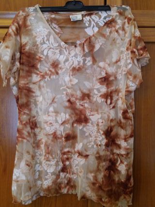 Blusa estampada talla G