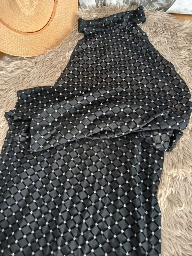 Vestido negro extra largo-semitraslucido