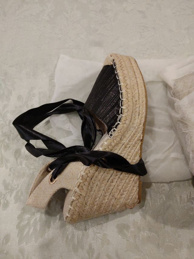 Cuñas verano beige-negro