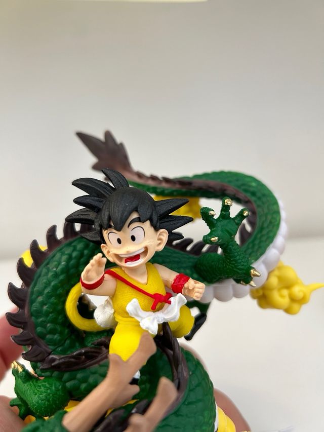 Goku bambino su Shenron