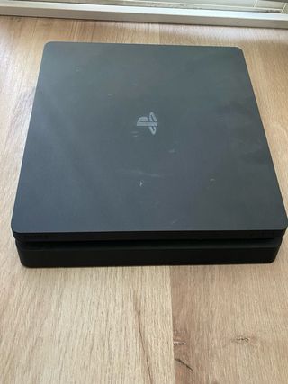 PS4 (PlayStation 4) slim