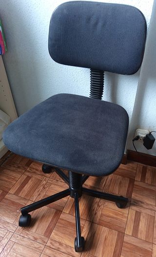 Silla oficina giratoria negra