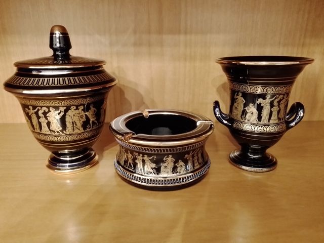 Cerámica griega: Cenicero, Crátera y Azucarero