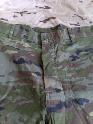 Pantalones camuflaje talla 3