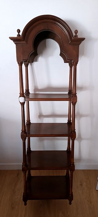 Estantería de madera marrón antigua
