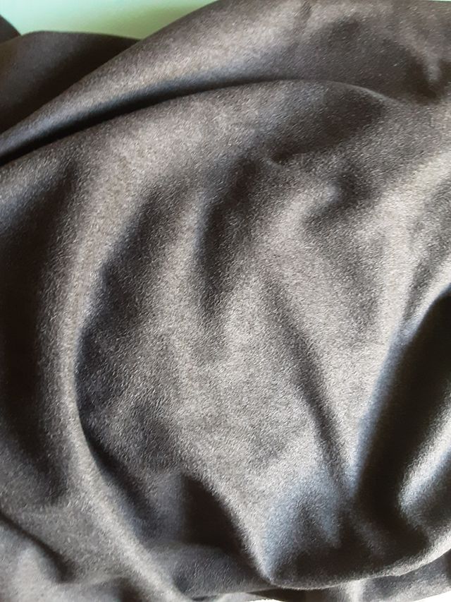 Tessuto nero in dainetto