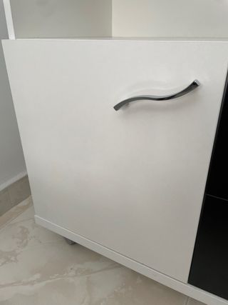 Mueble TV blanco y negro