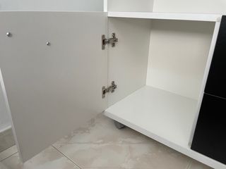 Mueble TV blanco y negro