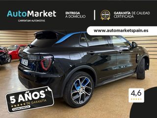 Lynk & Co 01 BASE	1.5 PHEV PINTURA METALIZADA NEGRA	TAPICERÍA NEGRA Y AZUL
