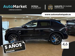 Lynk & Co 01 BASE	1.5 PHEV PINTURA METALIZADA NEGRA	TAPICERÍA NEGRA Y AZUL
