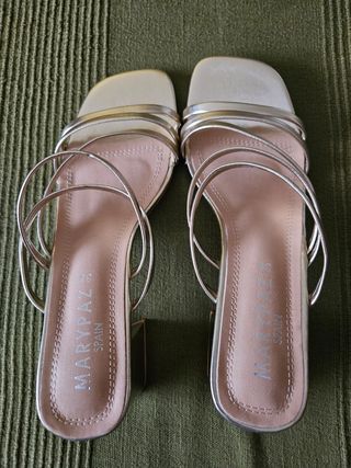 Sandalias MARY PAZ doradas - talla 38