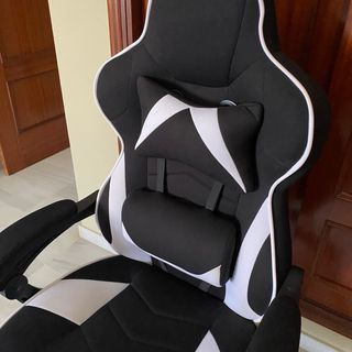 Silla Gamer negra y blanca