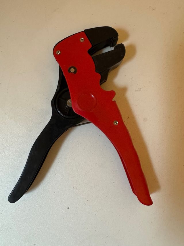 Pinza spelafili cavi