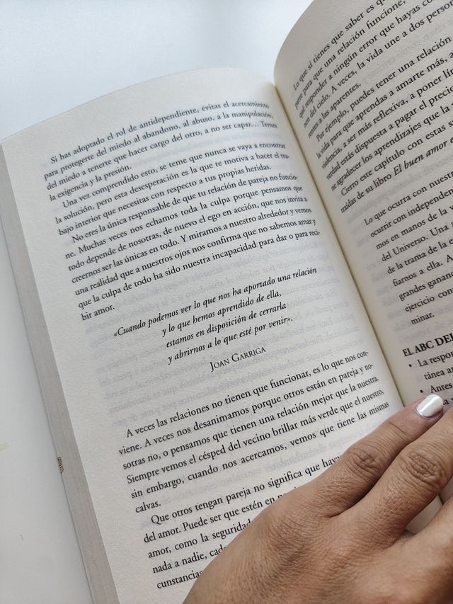 Hambre de Amor - Ana Moreno