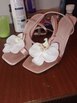 Sandalias tacón mujer verano beige
