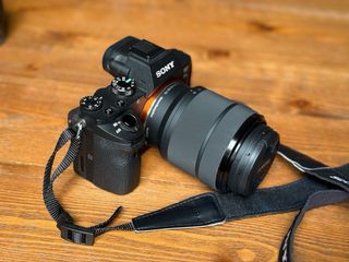 Sony α7 II Cámara Full Frame + Lente 28-70m + 50mm