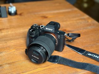Sony α7 II Cámara Full Frame + Lente 28-70m + 50mm