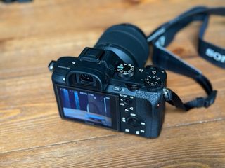 Sony α7 II Cámara Full Frame + Lente 28-70m + 50mm