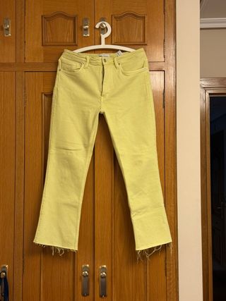 Pantalones Zara amarillos