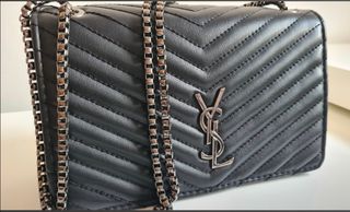 Bolso negro detalles plata