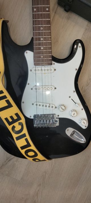 Guitarra eléctrica Zipy + Amplificador